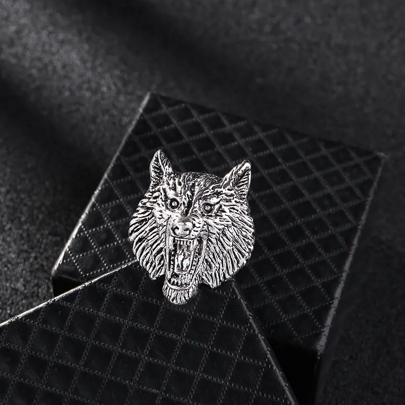 Vintage Wolf Design Metal Animal Shape Brooch for Men's Suit Shirt Accessories Gifts BC-1061
