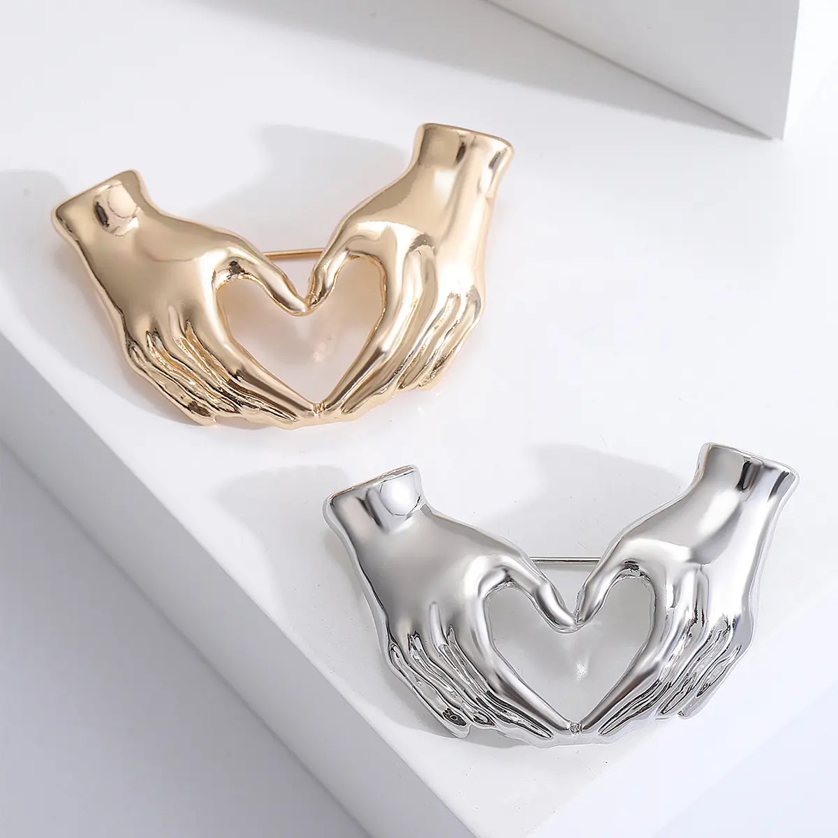 Elegant Pandora Hand Gesture Brooch for Men Suit Jewelry Accessory BC-1071